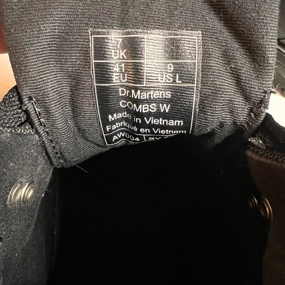 Dr.Martens black lace up boots, size 9, new with out tag - Picture 4 of 8